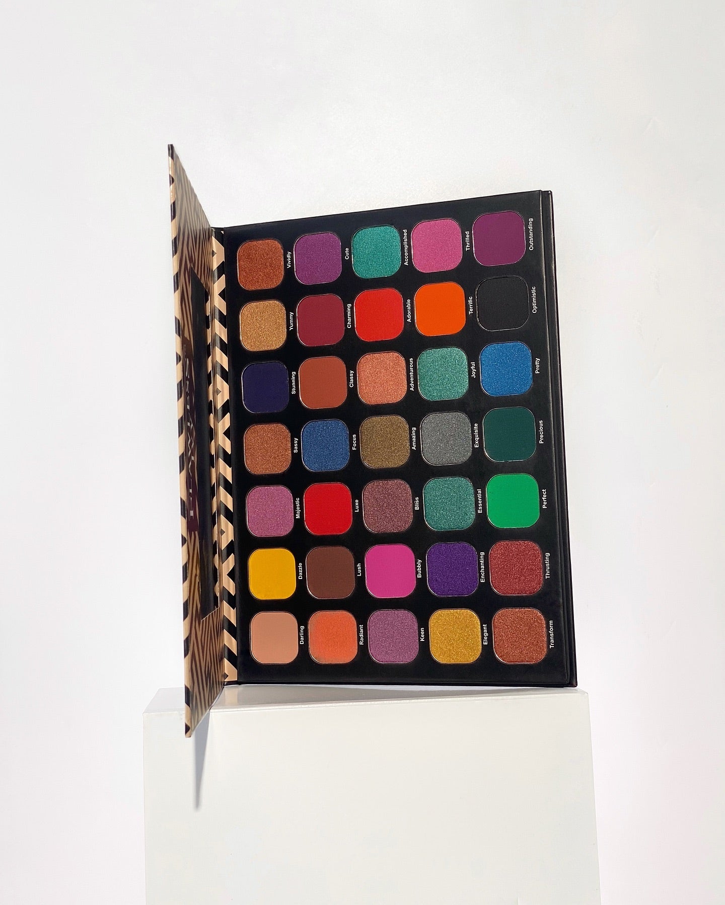 Palette di Ombretti Flawless Ivy City Girl - 35 Colori Altamente Pigmentati, Shimmer e Matte - Creazione di Look Versatili