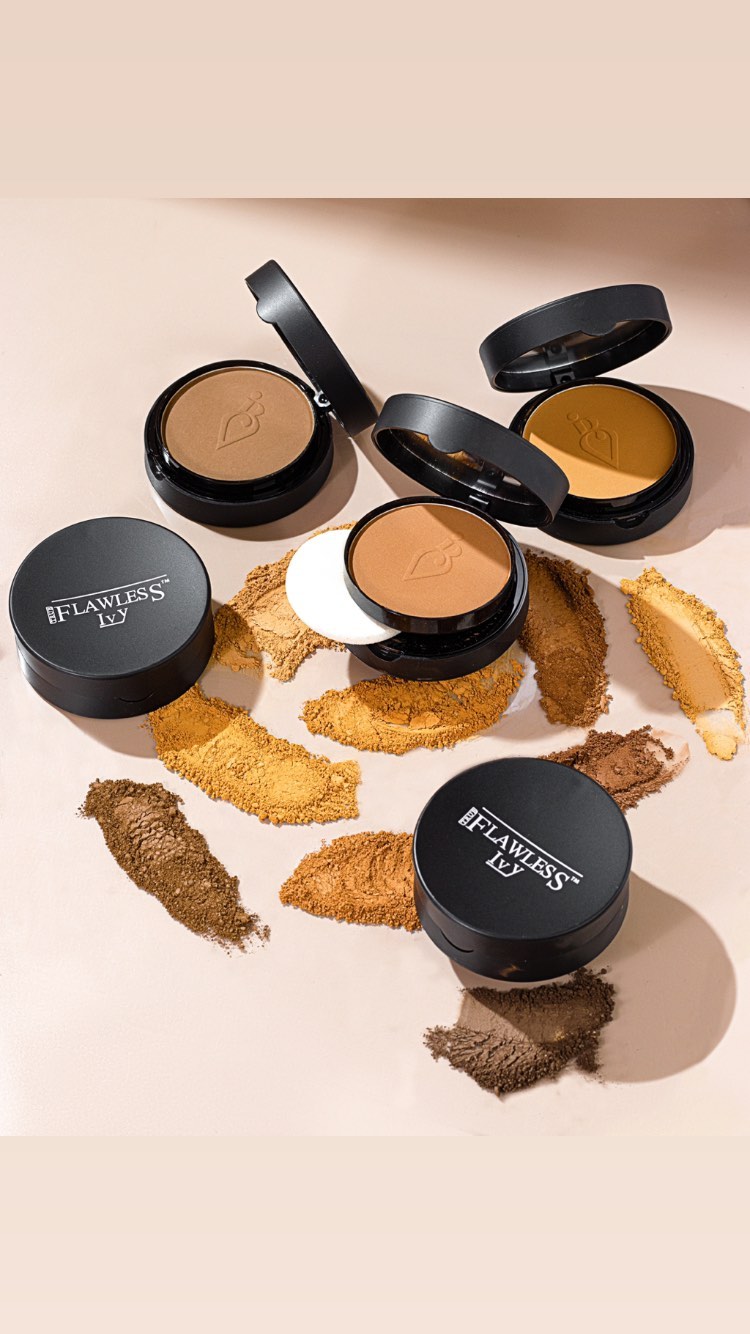Flawless Ivy Studio Fix - Highly Pigmented Compact Powder for a Flawless Finish