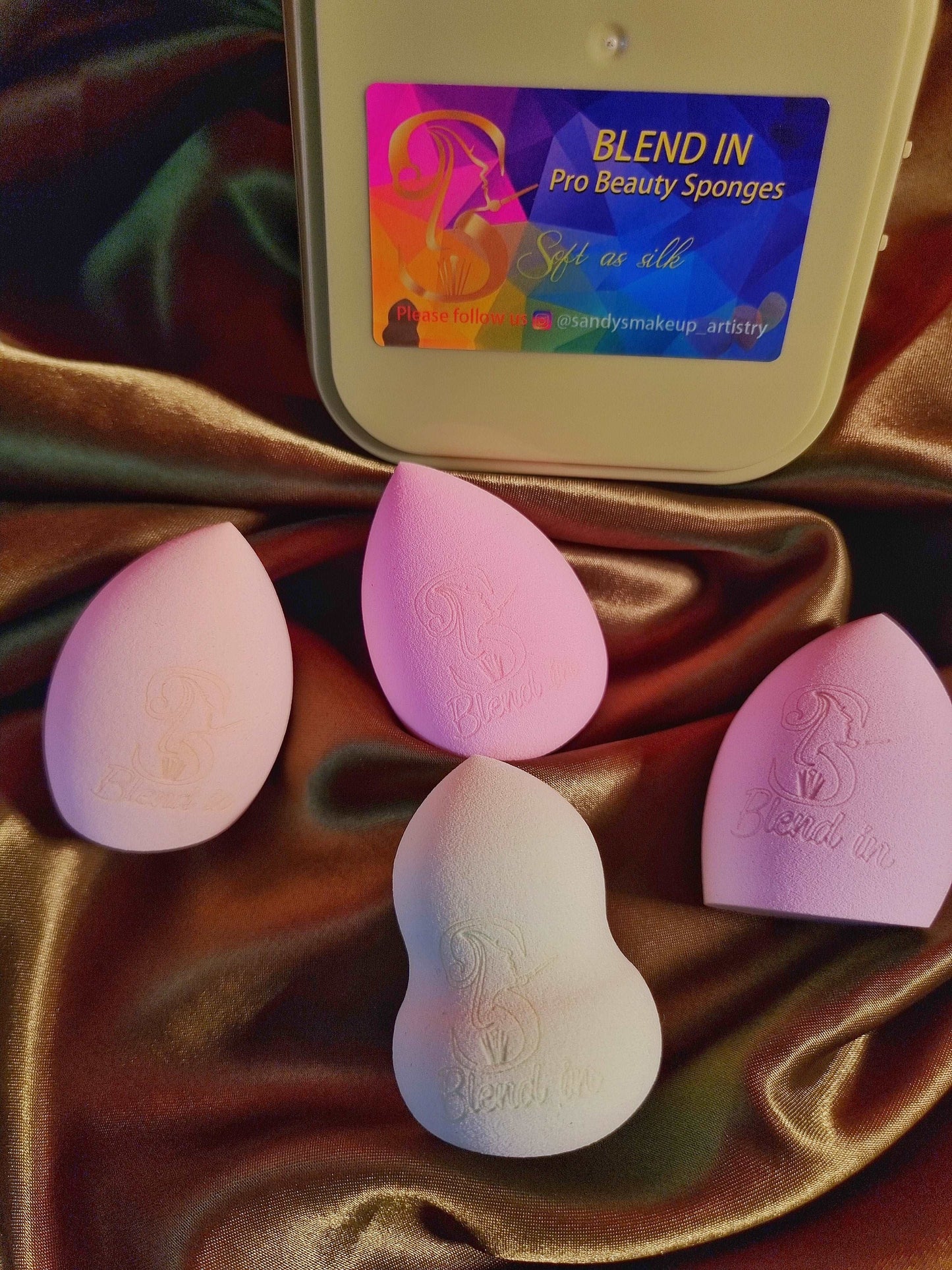 4pz Set si Spugnette Trucco Per Fondotinte Liquidi, Creme e Ciprie con Box Storage Lavabili Senza Lattice Lattice, Non Latex Beauty Sponges/Blender Sets for Makeup With Storage Box - SANDY'S MAKEUP AND ARTISTRY