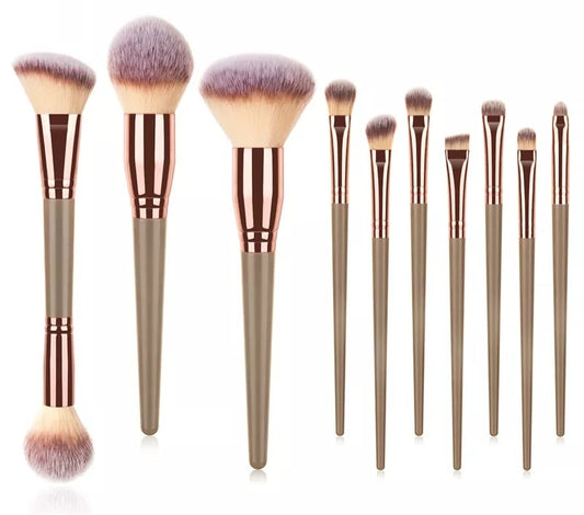 1pc Champagne color Highlighter/Blush Makeup Brush for Women~Pennello trucco per illuminante/blush - SANDY'S MAKEUP AND ARTISTRY