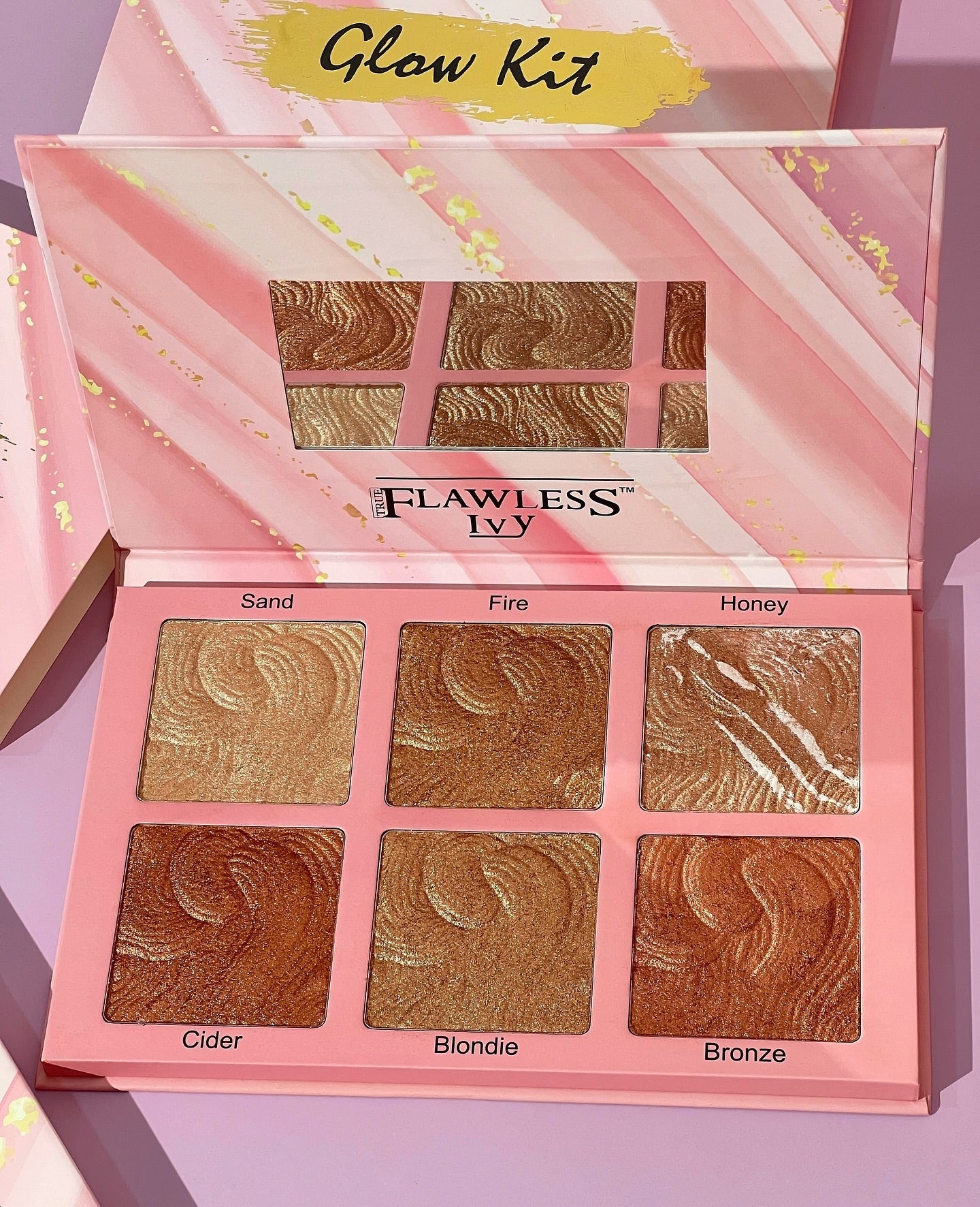 Palette Illuminante Flawless Ivy - 6 Colori Altamente Pigmentati per un Glow Perfetto