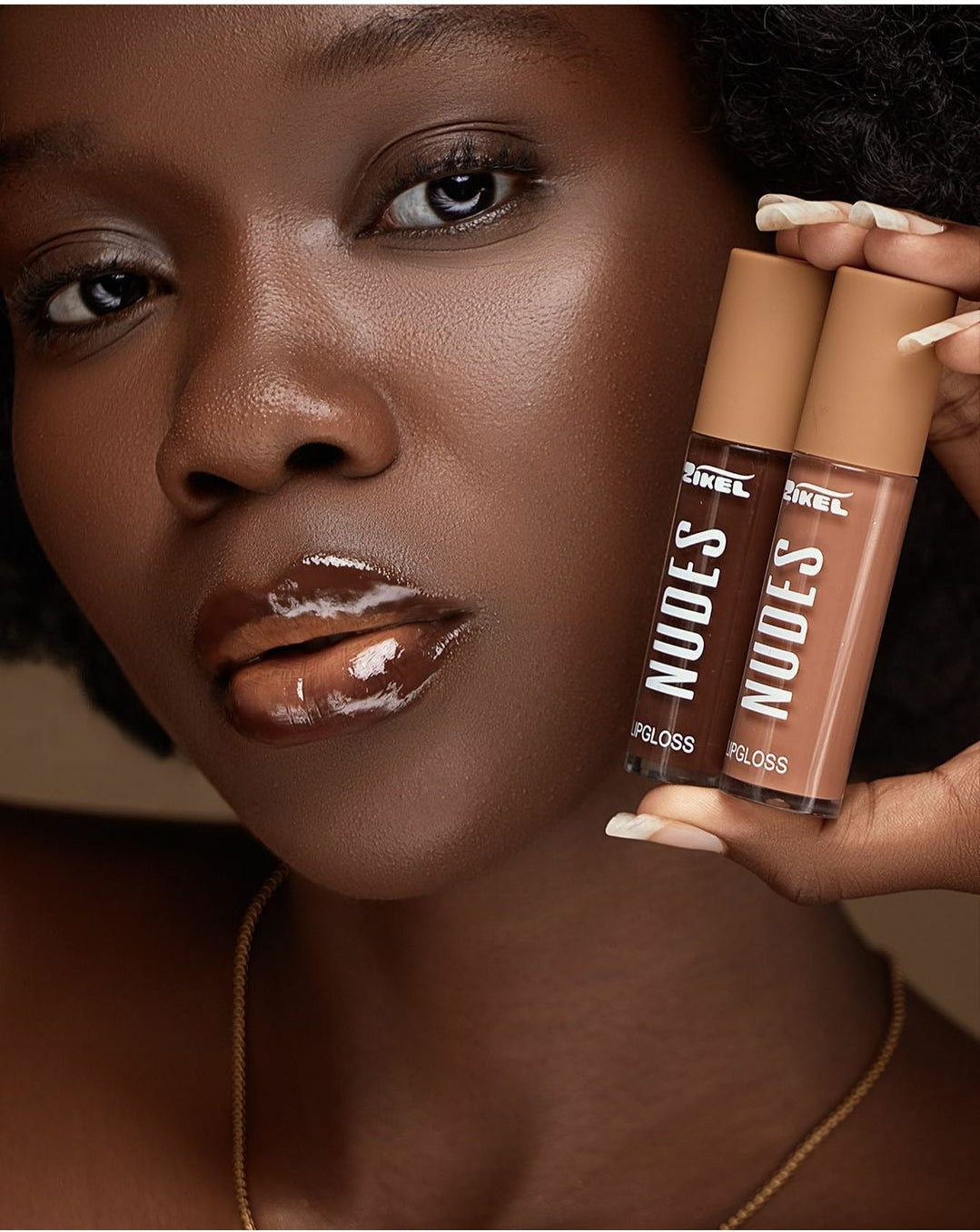 Zikel Send Me Nudes Gloss Volumizzante – Set di 6 Tonalità Nude Intense per Labbra Piene e Seducenti (Venduto Singolarmente o in Set)