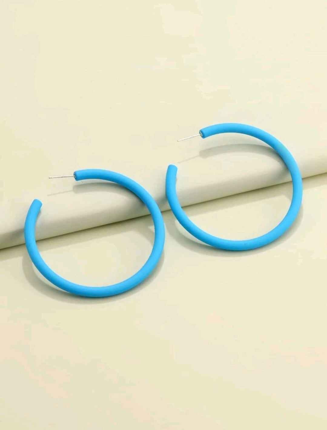 Orecchini a cerchio minimalisti Fatti a Mano 5.5cm~ Handmade Minimalist Hoop Earrings - SANDY'S MAKEUP AND ARTISTRY 