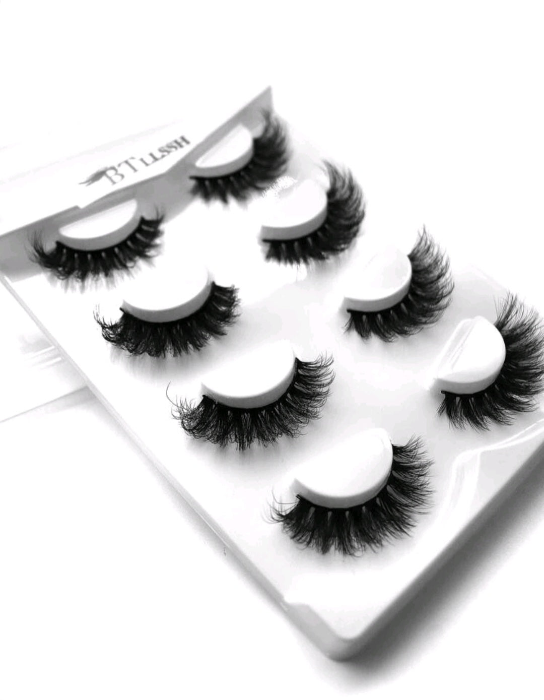 4 pairs Cateye False Eyelashes -4 paia di ciglia finte - SANDY'S MAKEUP AND ARTISTRY 